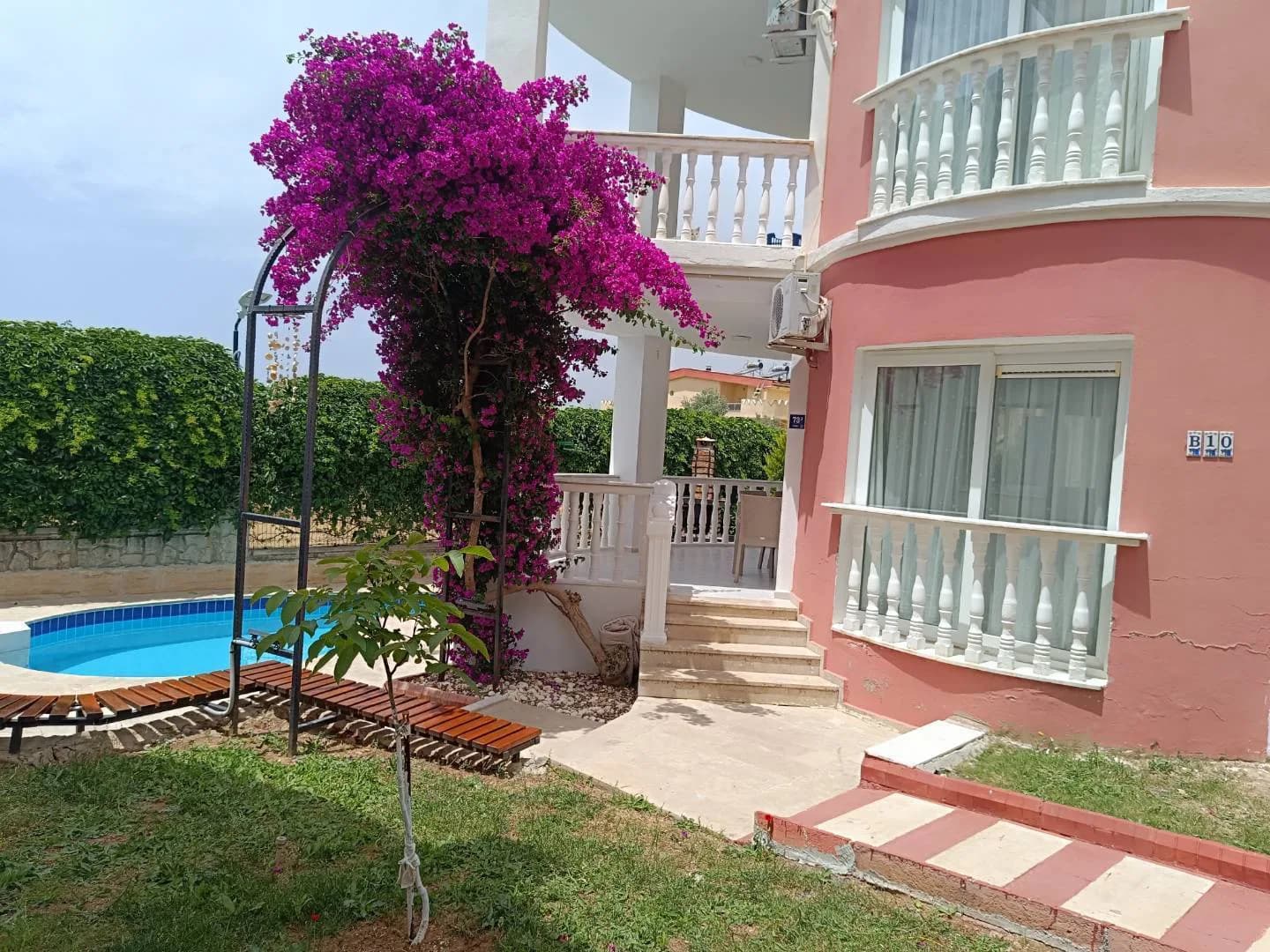 Aydın Didim'de Doğa İçerisinde, Özel ve Ortak Havuzlu, Konforlu Villa görsel 2