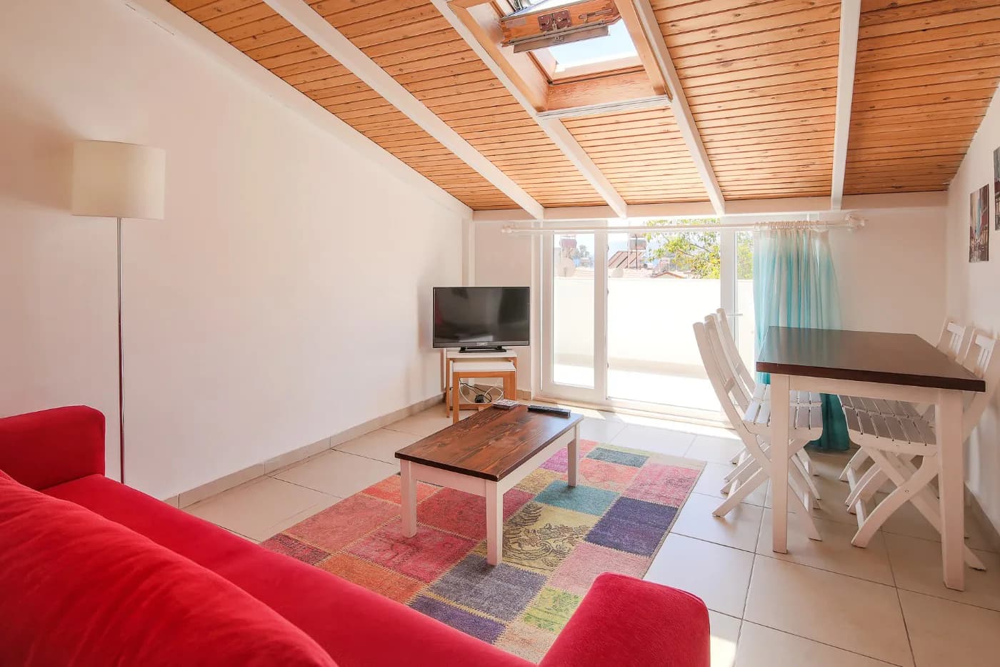 Kaş Andifli'de Merkezi Konuma Sahip, Konforlu, 1+1, Kiralık Suit görsel 2