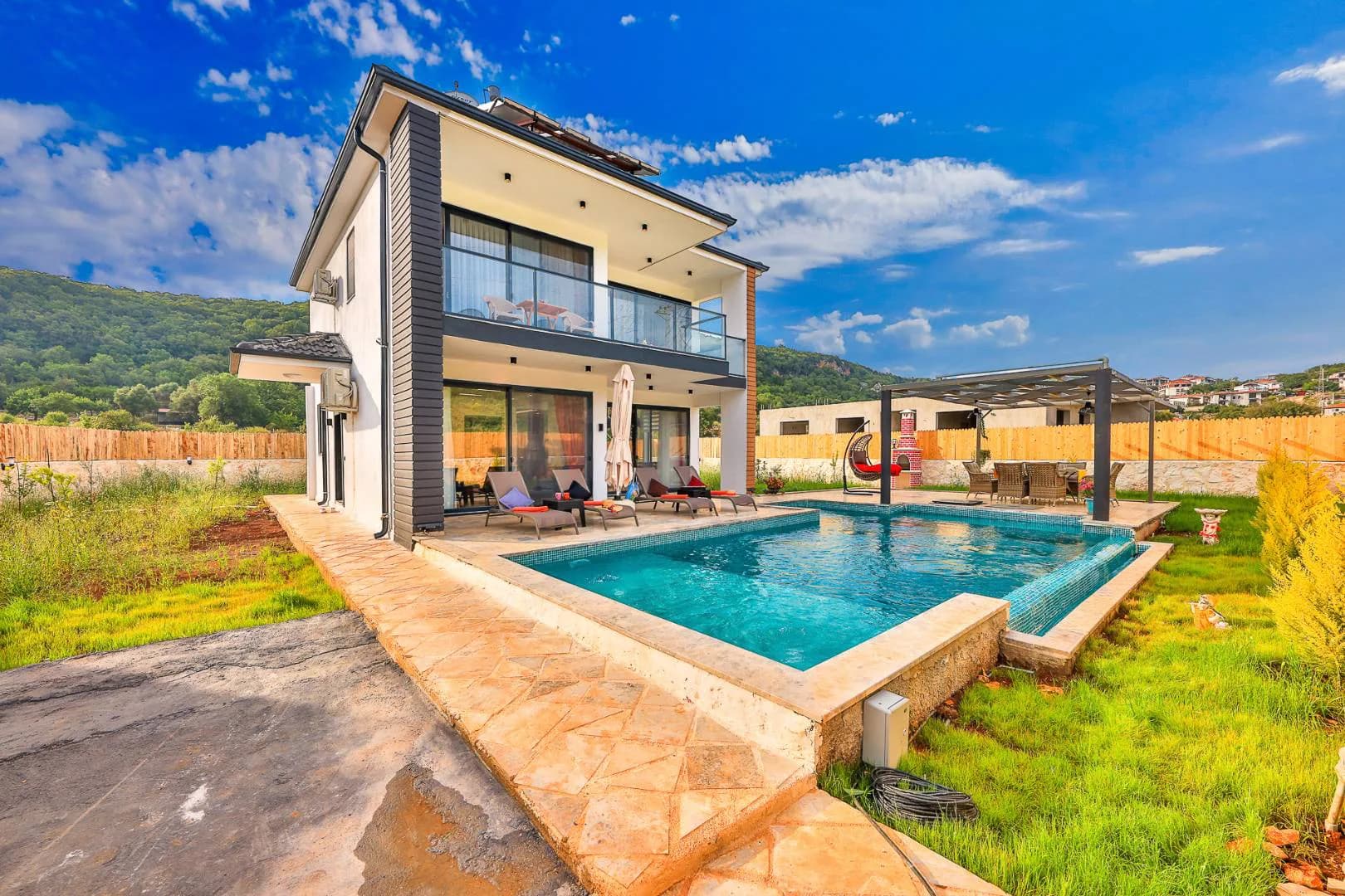 Kaş Ağullu'da Muhteşem Doğa Manzaralı, Özel Havuzlu, Jakuzili Villa görsel 1