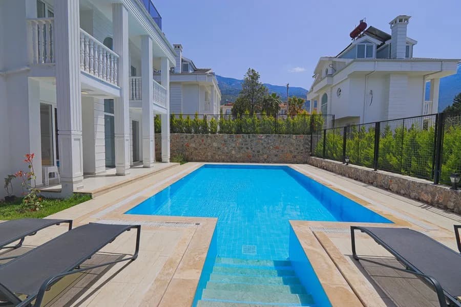 Fethiye Ölüdeniz'de Plaja Yakın Konumda, Özel Havuzlu, Kiralık Villa görsel 2