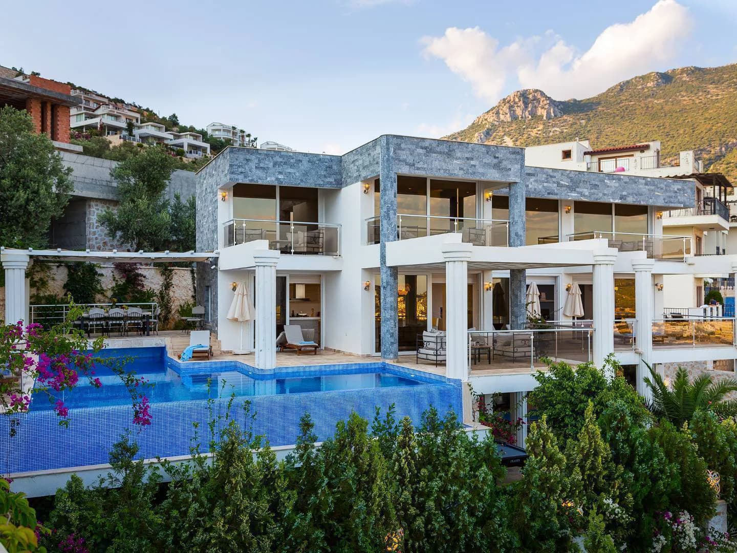 Kaş Kalkan'da Deniz Manzaralı, Özel Havuzlu, Lüks Kiralık Villa görsel 2