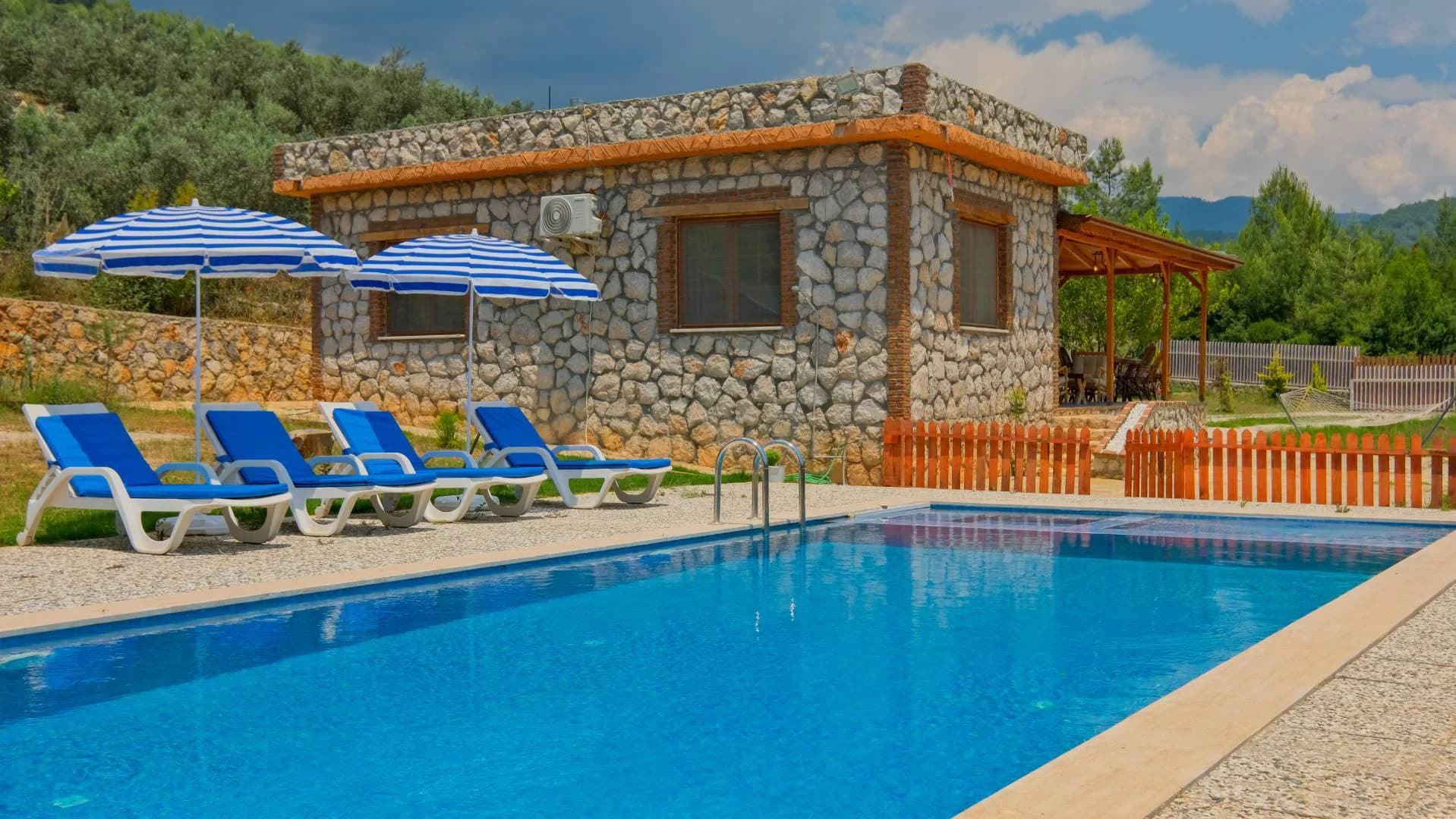 Muğla Fethiye'de Doğa İle İçiçe, Özel Havuzlu, Taş Villa görsel 2
