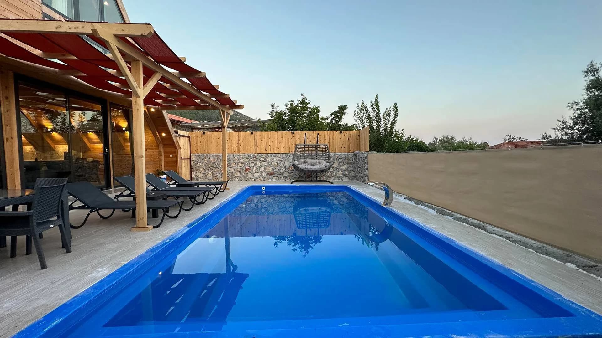 Kaş Üzümlü'de Nezih Konumda, Özel Havuzlu, Jakuzili Bungalov görsel 2