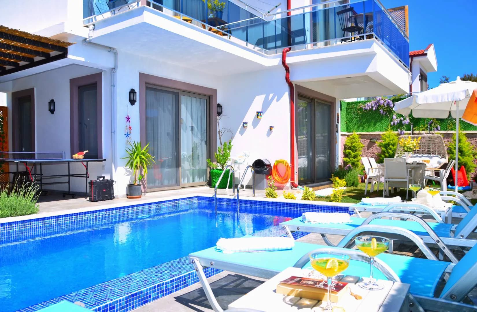 Kaş Andifli'de Sakin Konumda, Özel Havuzlu, Modern Tasarımlı Villa görsel 1