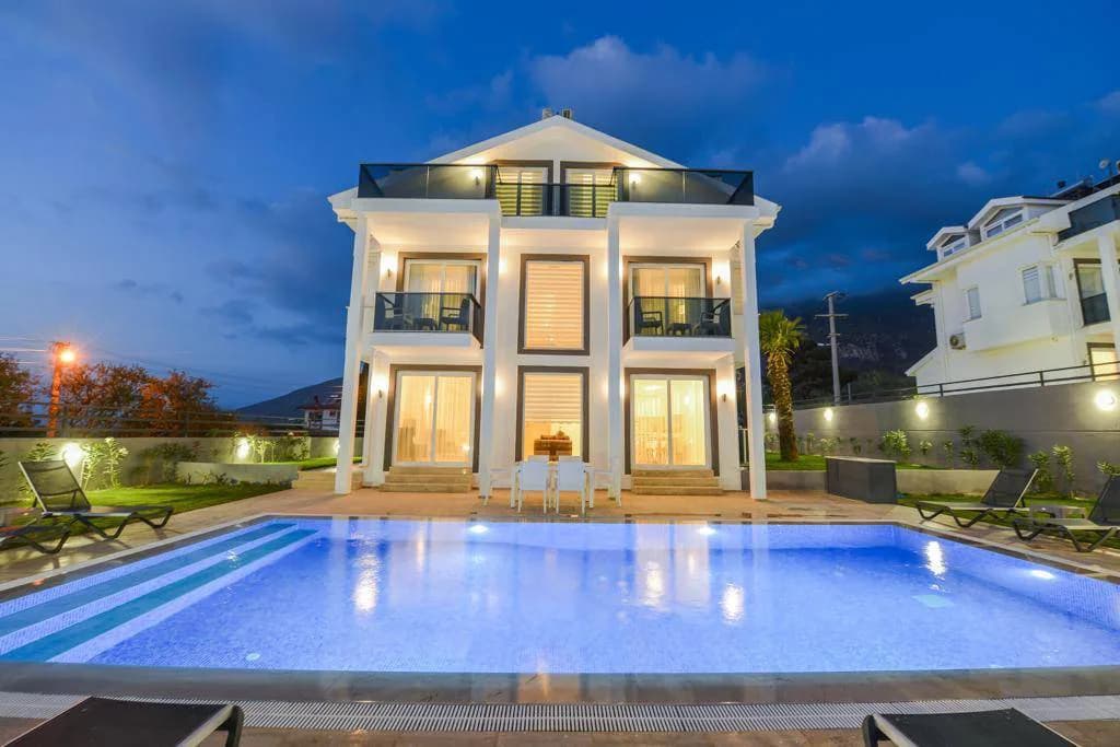 Fethiye Ölüdeniz'de Merkeze Yakın, Özel Havuzlu, 8 Kişilik Villa görsel 2