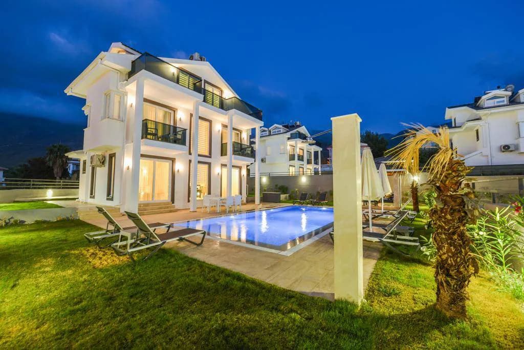 Fethiye Ölüdeniz'de Merkeze Yakın, Özel Havuzlu, 8 Kişilik Villa görsel 1