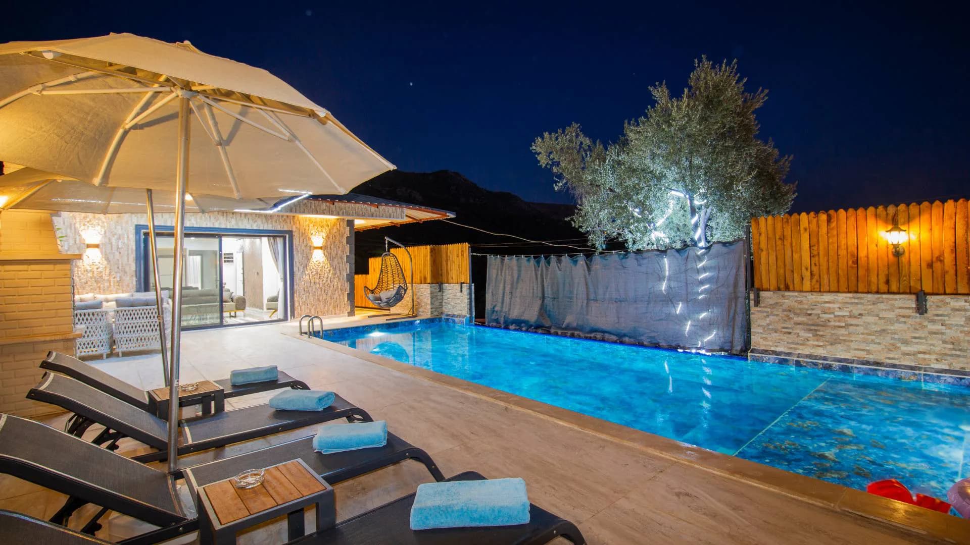 Kalkan Çayköy'de Doğa Manzaralı, Özel Havuzlu, Konforlu Villa görsel 1