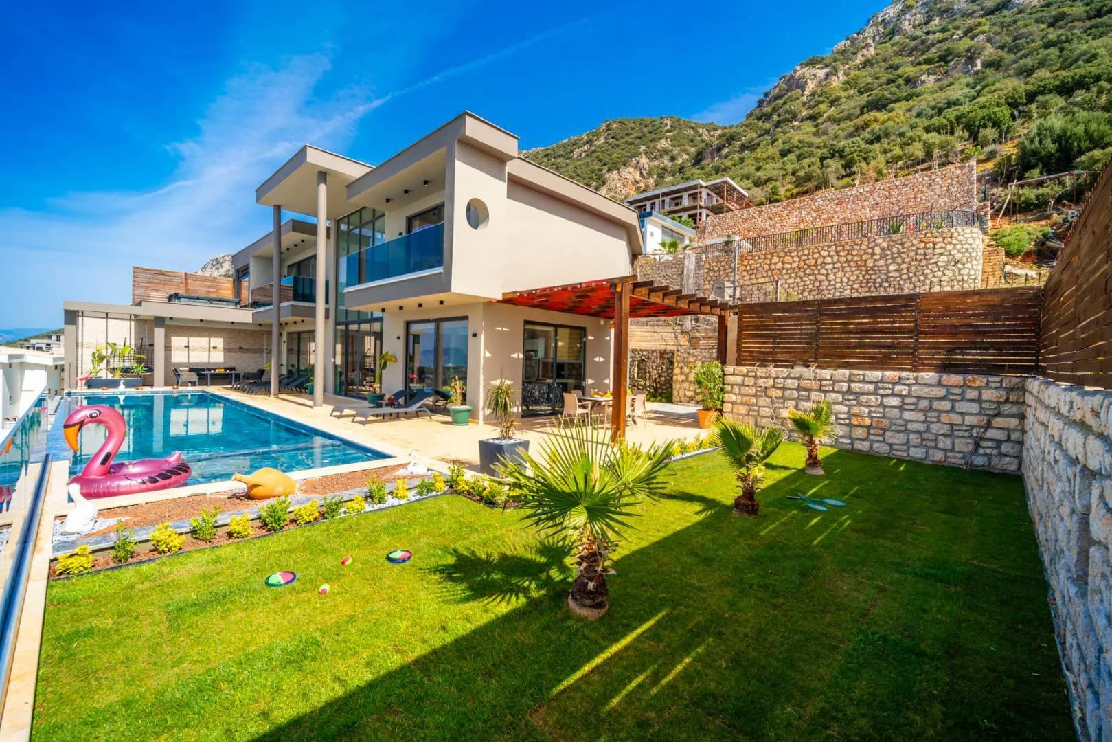 Kaş Bezirgan'da Nezih Konumda, Özel Havuzlu, Olanaklı Villa görsel 1