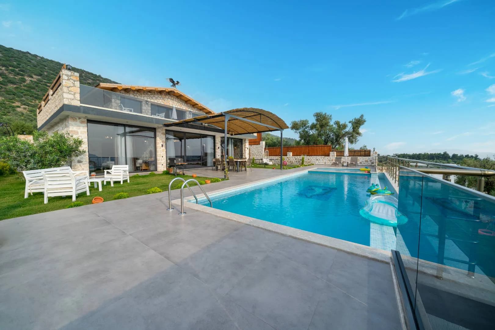 Kaş Çavdır'da Yemyeşil Bahçeli, Özel Havuzlu, Kiralık Villa görsel 1