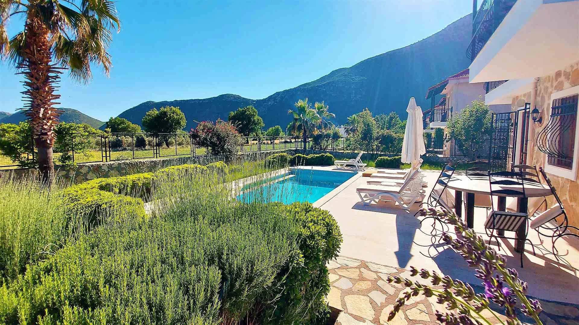Kaş Bezirgan'da Enfes Doğanın Ortasında, Özel Havuzlu, Kiralık Villa görsel 3