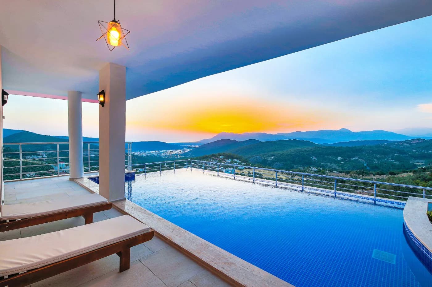 Kaş İslamlar'da Enfes Deniz Manzaralı, Özel Havuzlu, Konforlu Villa görsel 3