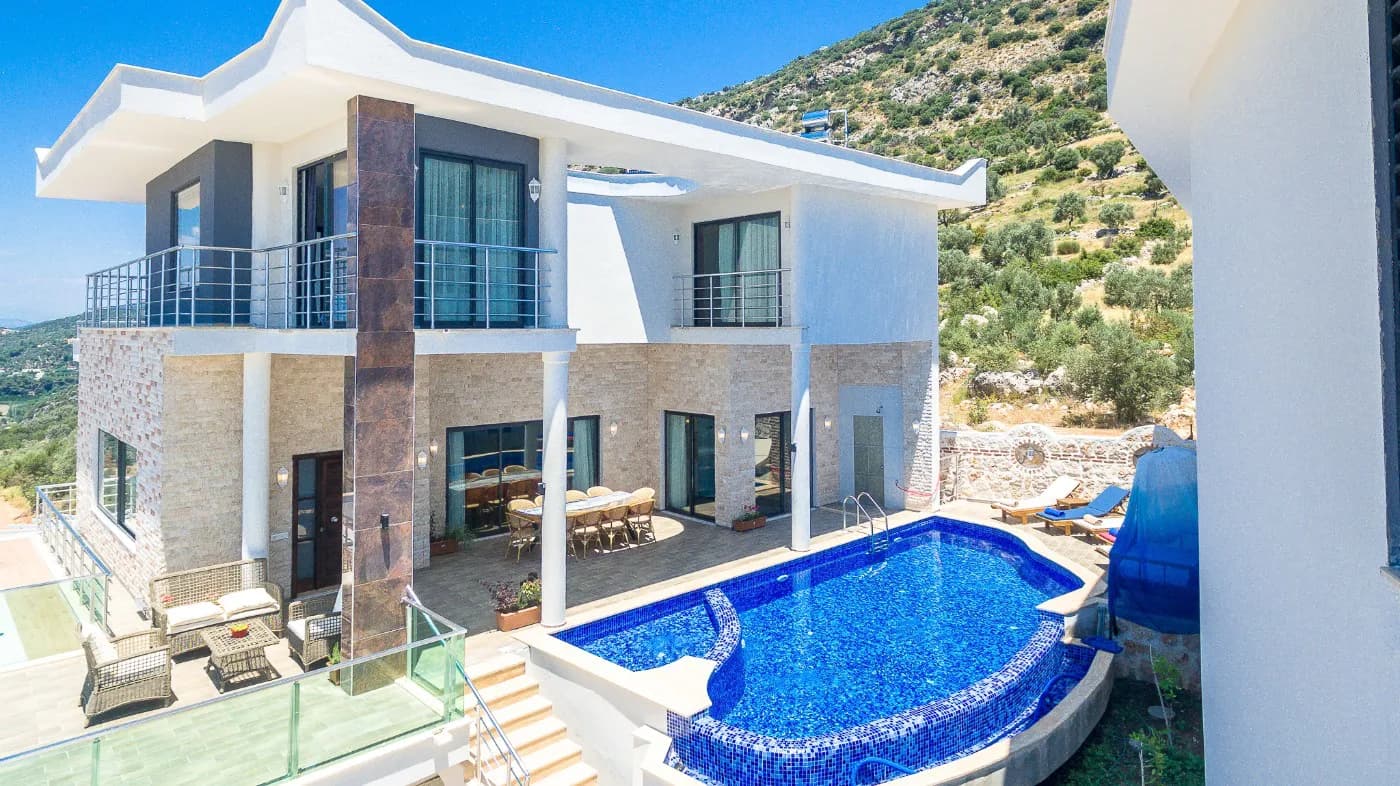 Kaş İslamlar'da Enfes Deniz Manzaralı, Özel Havuzlu, Konforlu Villa görsel 1