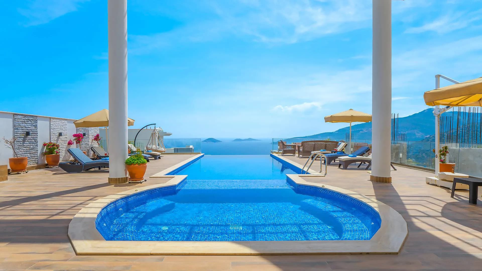Kaş Kalkan'da Panoramik Deniz Manzaralı, Sonsuzluk Havuzlu, Lüks Villa görsel 1