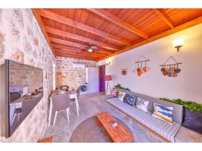 Kaş Çukurbağ'da Modern Tasarımlı, Özel Havuzlu, Korunaklı Villa görsel 1