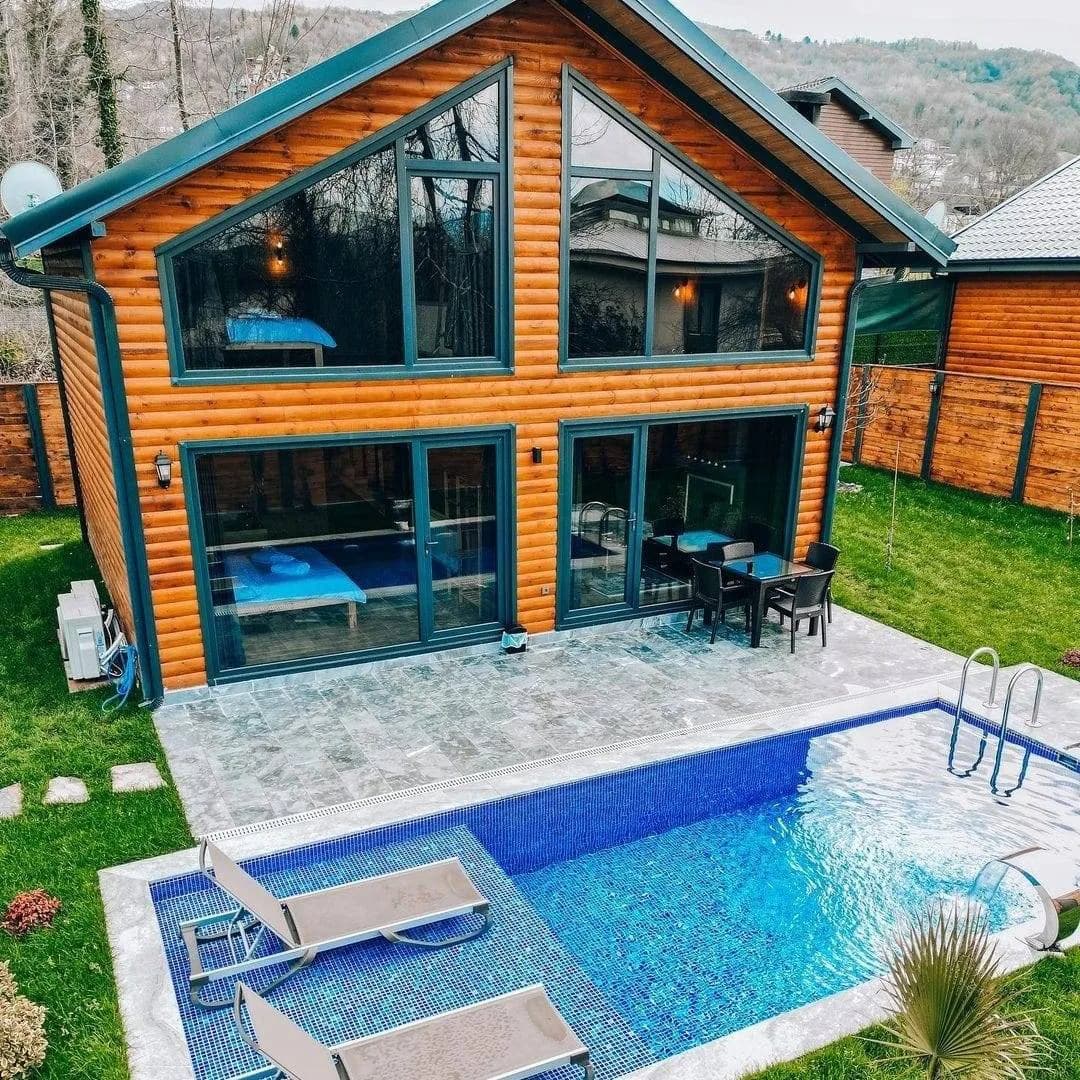 Sapanca Yeni'de Merkezi Konumda, Isıtmalı Havuzlu, Kiralık Bungalov görsel 1