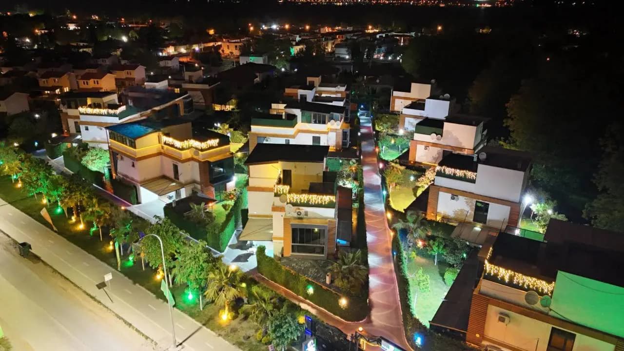 Sakarya Sapanca'da Doğa Manzaralı, Kapalı Isıtmalı Havuzlu, Kiralık Villa görsel 2