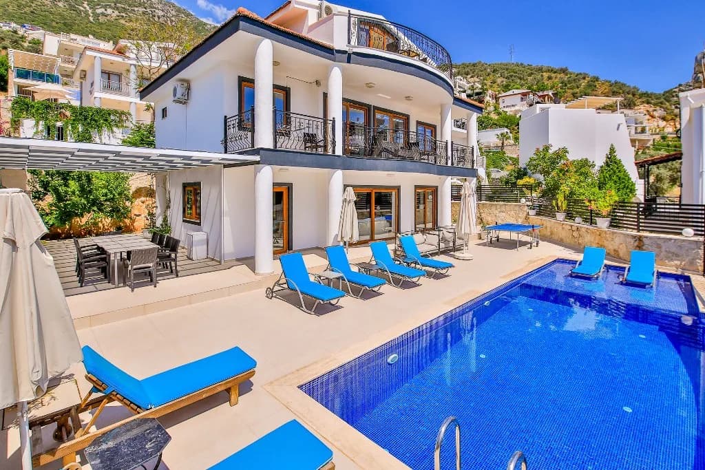 Kaş Kalkan'da Denize Yürüme Mesafesinde, Özel Havuzlu, Jakuzili Villa görsel 1