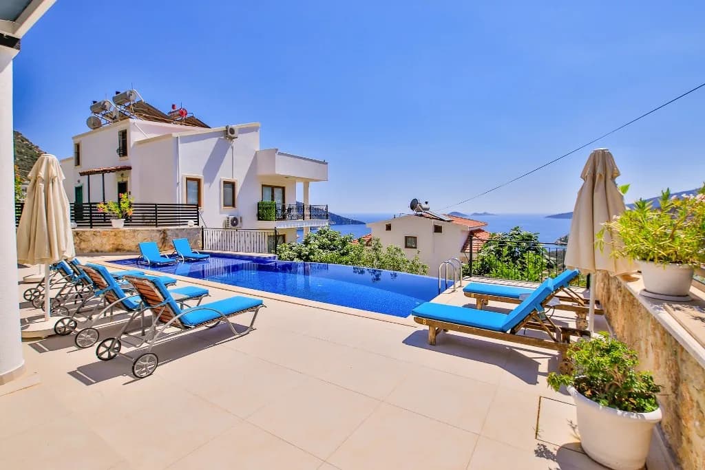 Kaş Kalkan'da Denize Yürüme Mesafesinde, Özel Havuzlu, Jakuzili Villa görsel 3