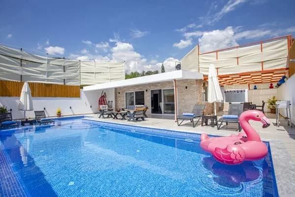 Kaş İslamlar'da Çiftlere Uygun, Özel Havuzlu, Modern Tasarımlı Villa görsel 1