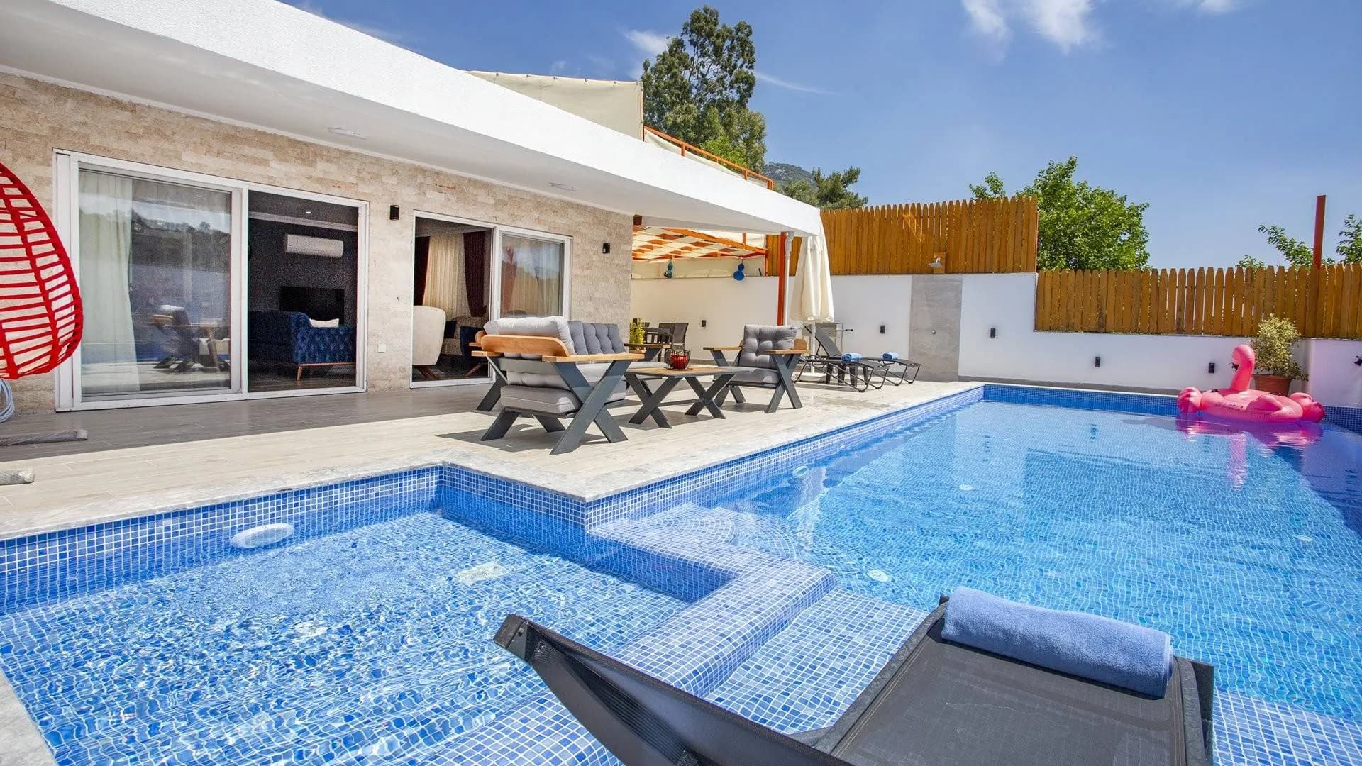 Kaş İslamlar'da Çiftlere Uygun, Özel Havuzlu, Modern Tasarımlı Villa görsel 3