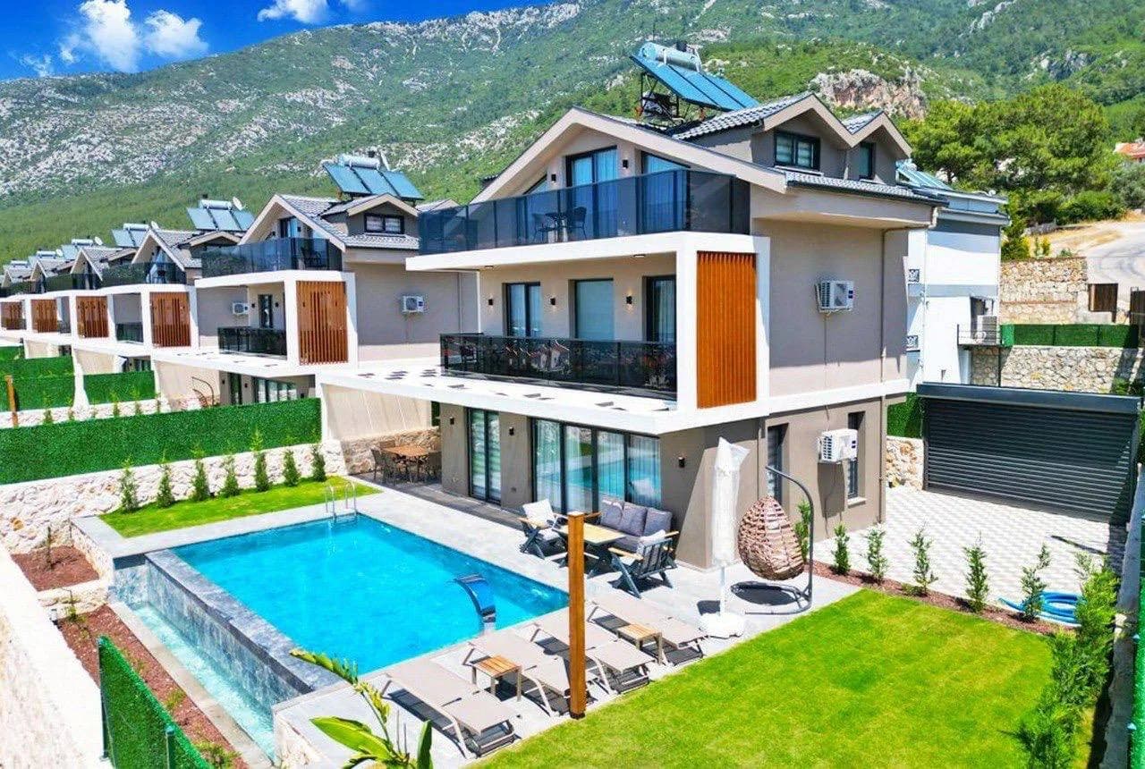 Fethiye Ölüdeniz'de Modern Mimarili, Özel Havuzlu, İkiz Villa görsel 1