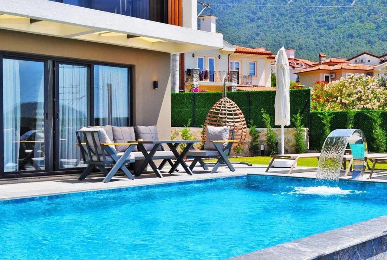 Fethiye Ölüdeniz'de Modern Mimarili, Özel Havuzlu, İkiz Villa görsel 3