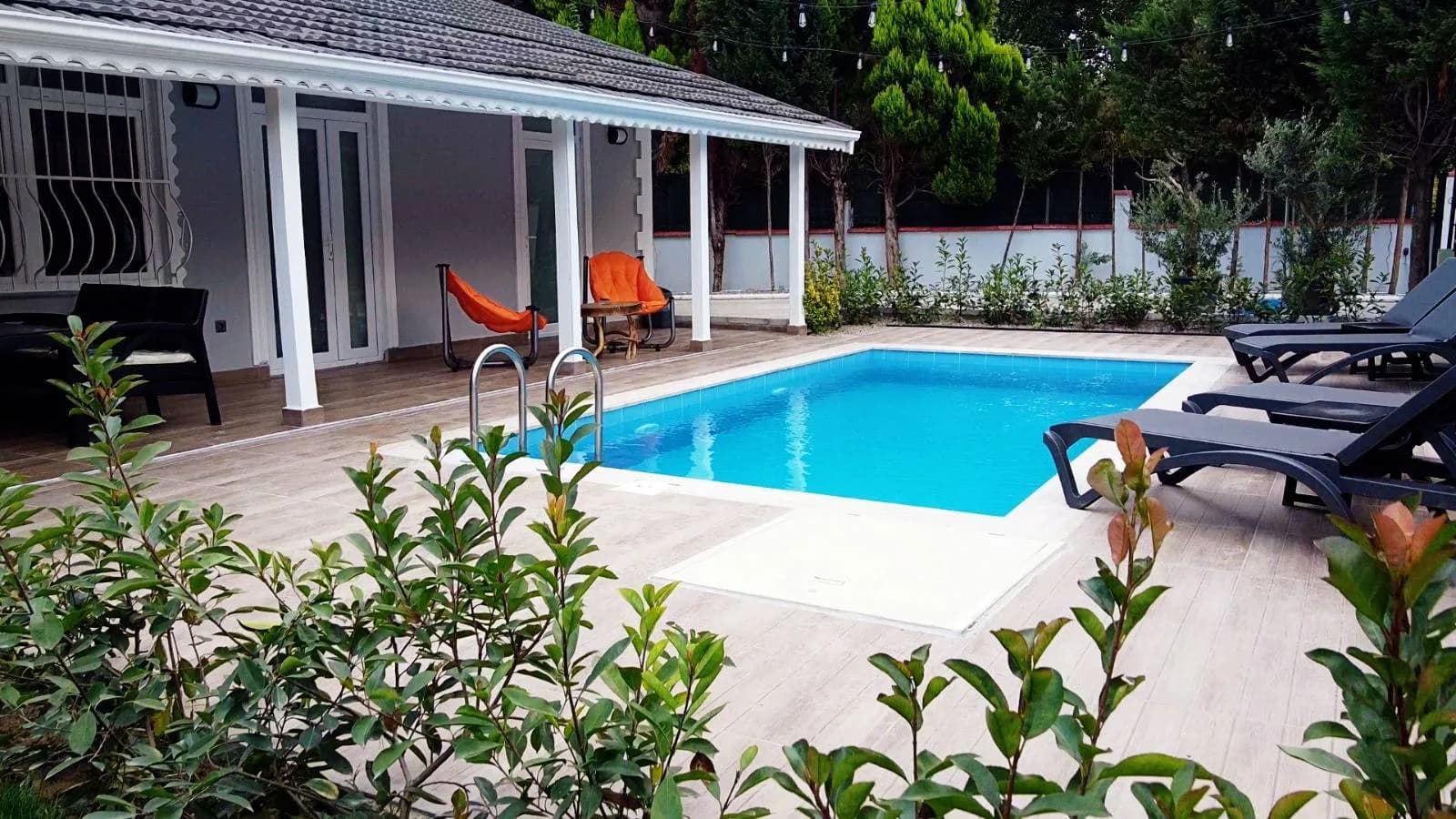 Sapanca Kırkpınar'da Sakin Konumda, Özel Havuzlu, Konforlu Villa görsel 1