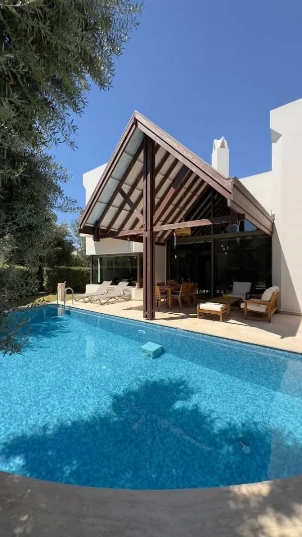 Bodrum Konacık'ta Yemyeşil Bahçeli, Özel Havuzlu, Rustik Villa görsel 3