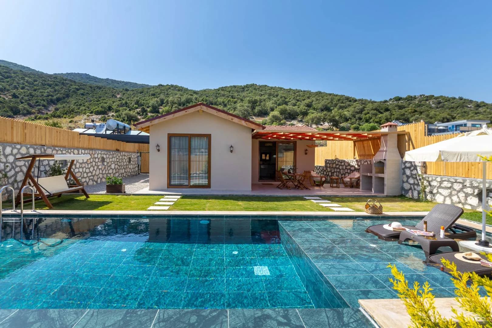 Kaş Sarıbelen'de Balayı Çiftlerine Uygun, Özel Havuzlu, Bahçeli Villa görsel 1