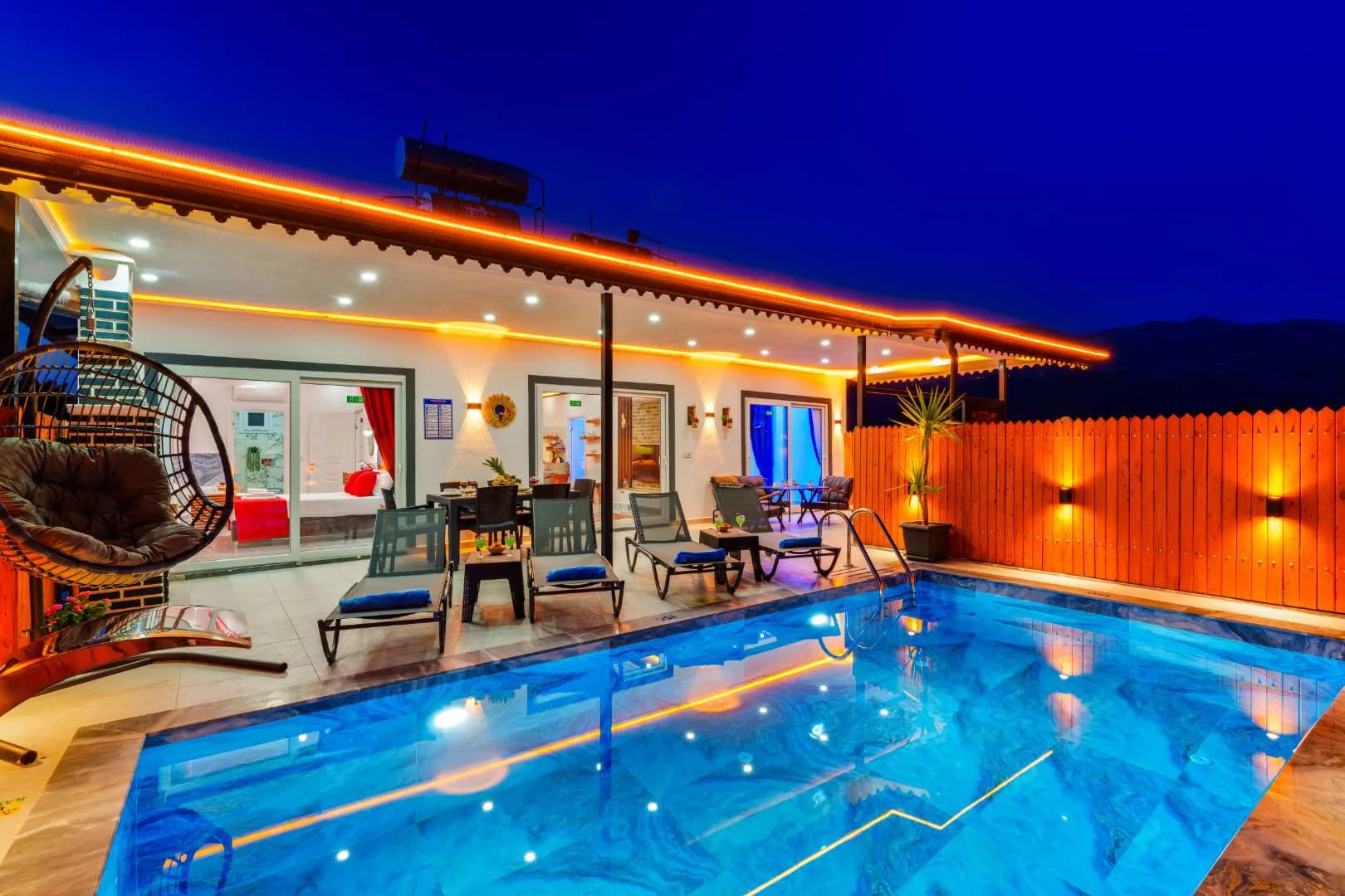 Kaş Kınık'ta Muhteşem Doğada, Özel Havuzlu, Muhafazakar Villa görsel 1