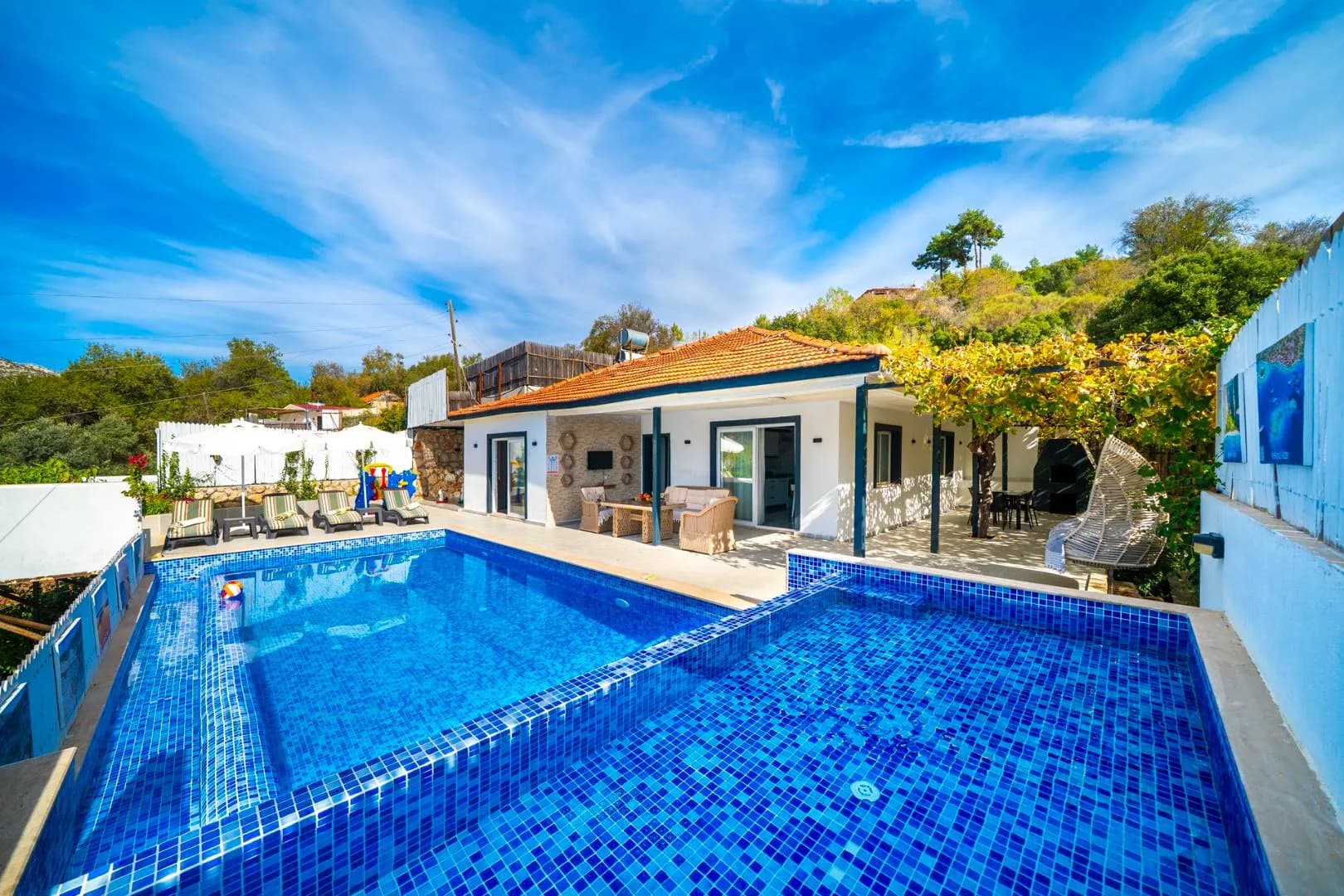 Kaş Sarıbelen'de Doğa İle İç İçe, Özel Havuzlu, 2+1 Villa görsel 1