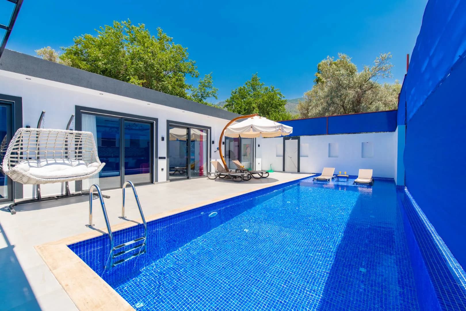 Kaş Çayköy'de Sakin Konumda, Özel Havuzlu, 5 Kişilik, Kiralık Villa görsel 3