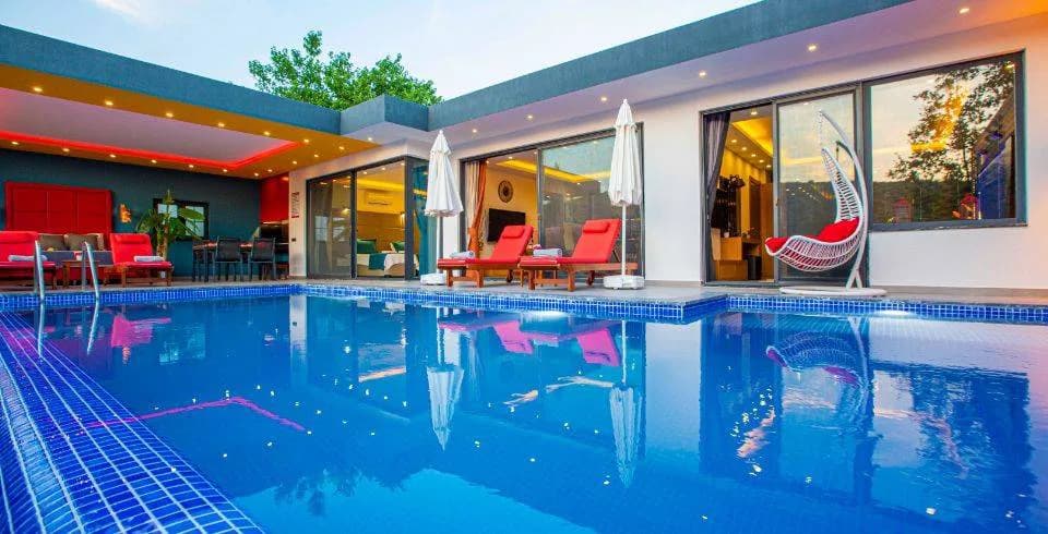 Kaş Üzümlü'de Doğa Manzaralı, Özel Havuzlu, Jakuzili Villa görsel 1