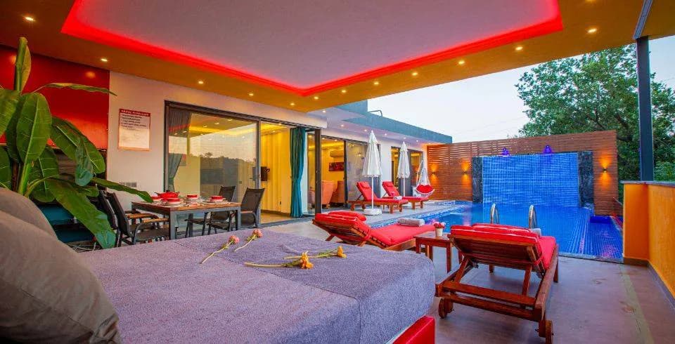 Kaş Üzümlü'de Doğa Manzaralı, Özel Havuzlu, Jakuzili Villa görsel 3