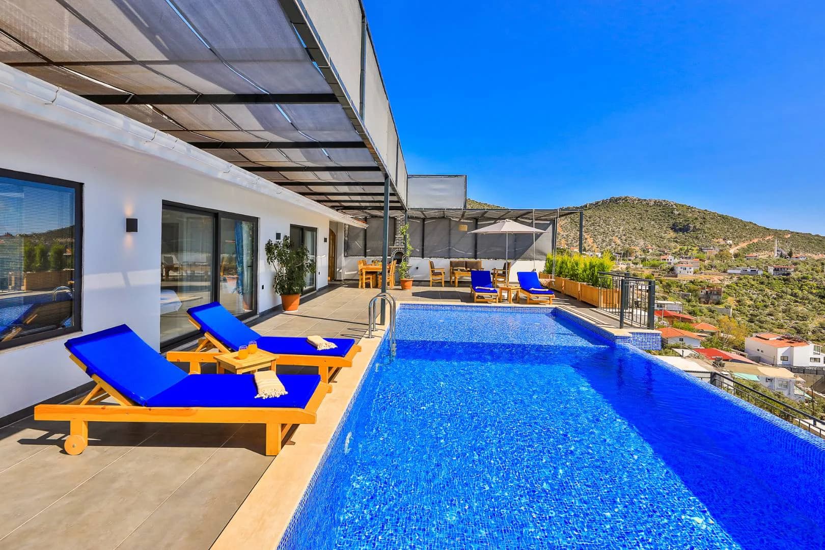 Kaş Bezirgan'da Orman Manzaralı, Özel Havuzlu, Saunalı, Kiralık Villa görsel 3