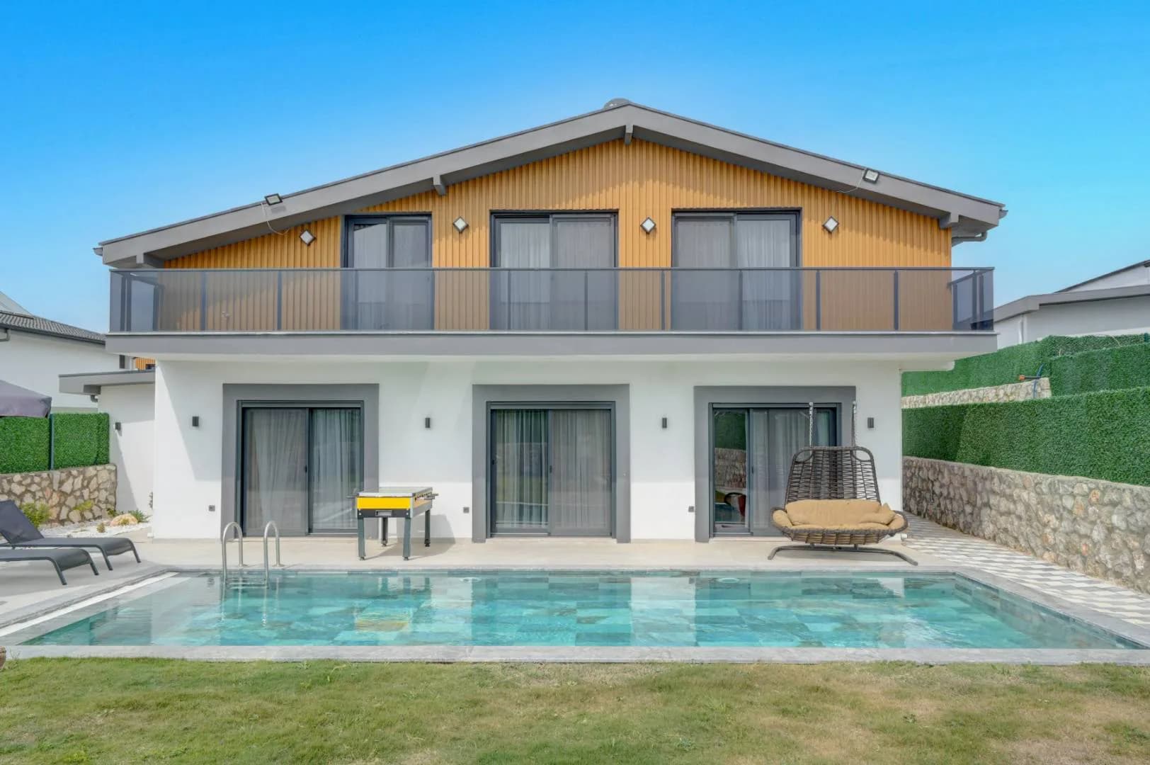 Fethiye Kargı'da Merkezi Konumda, Özel Havuzlu, Modern Villa görsel 1