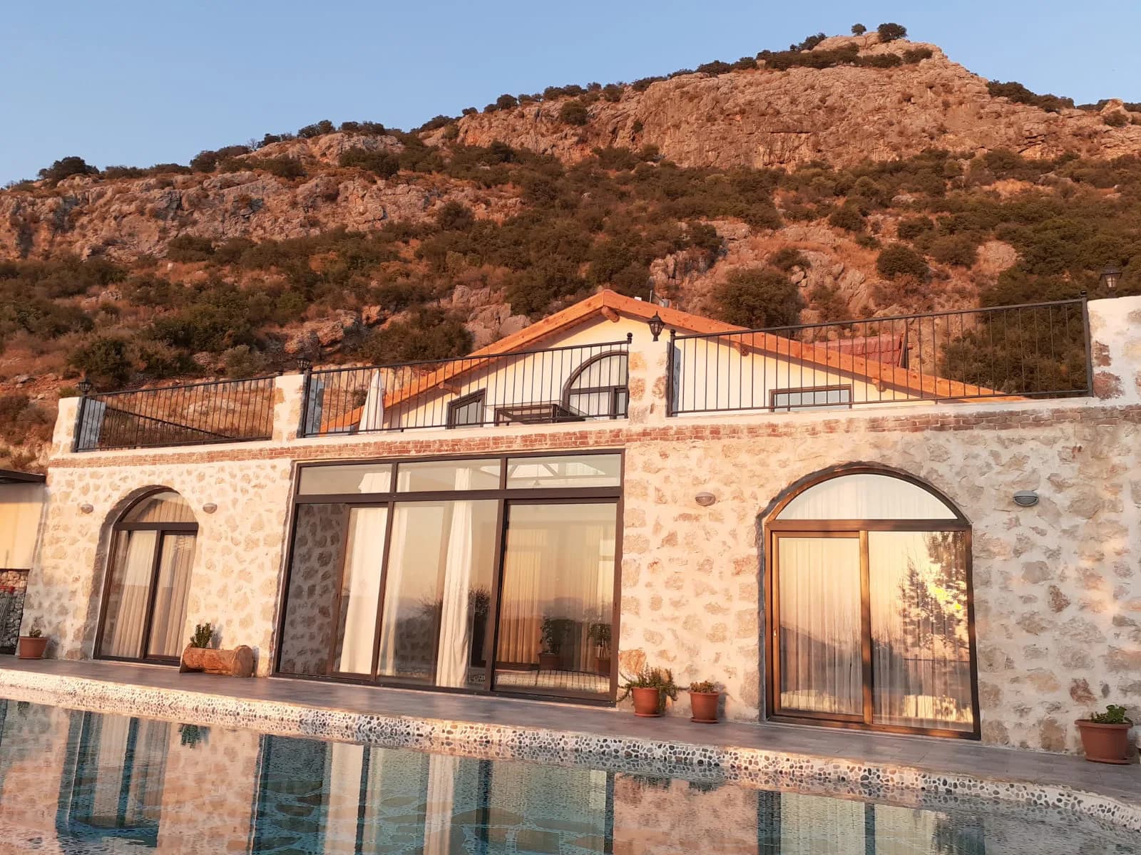 Kalkan Akbel'de Doğa İle İç İçe, Özel Havuzlu, Korunaklı Villa görsel 2
