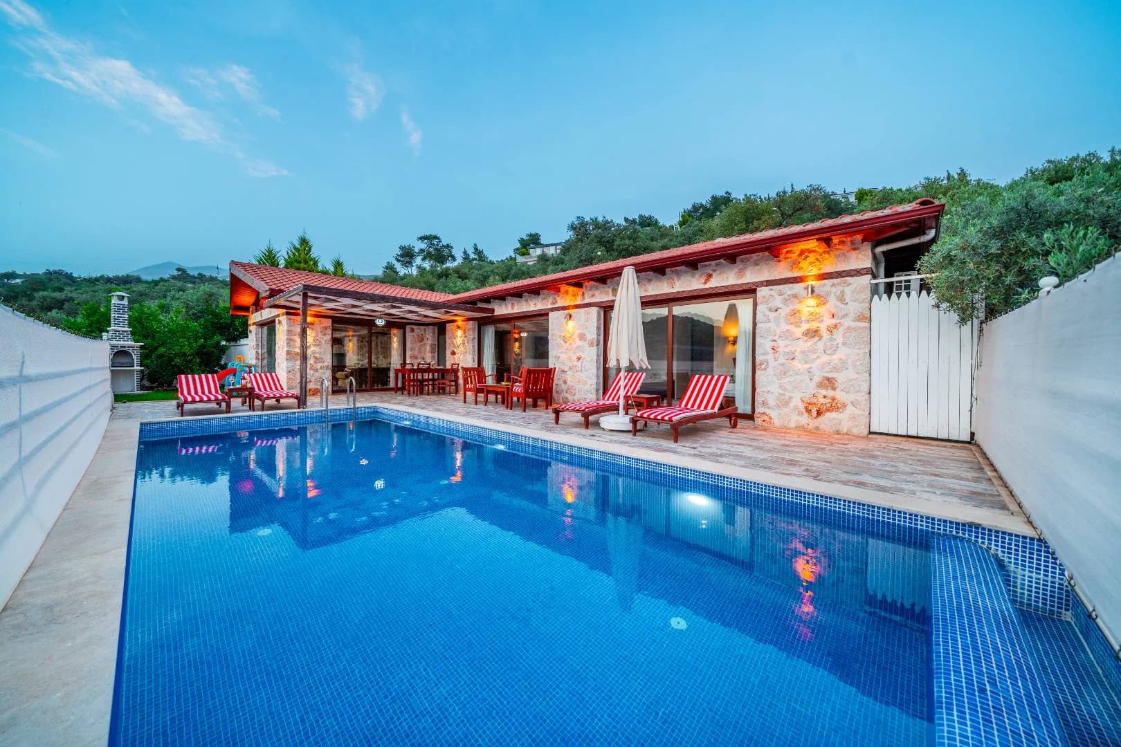Kalkan Üzümlü'de Balayı Çiftlerine Uygun, Özel Havuzlu, Otantik Villa görsel 1
