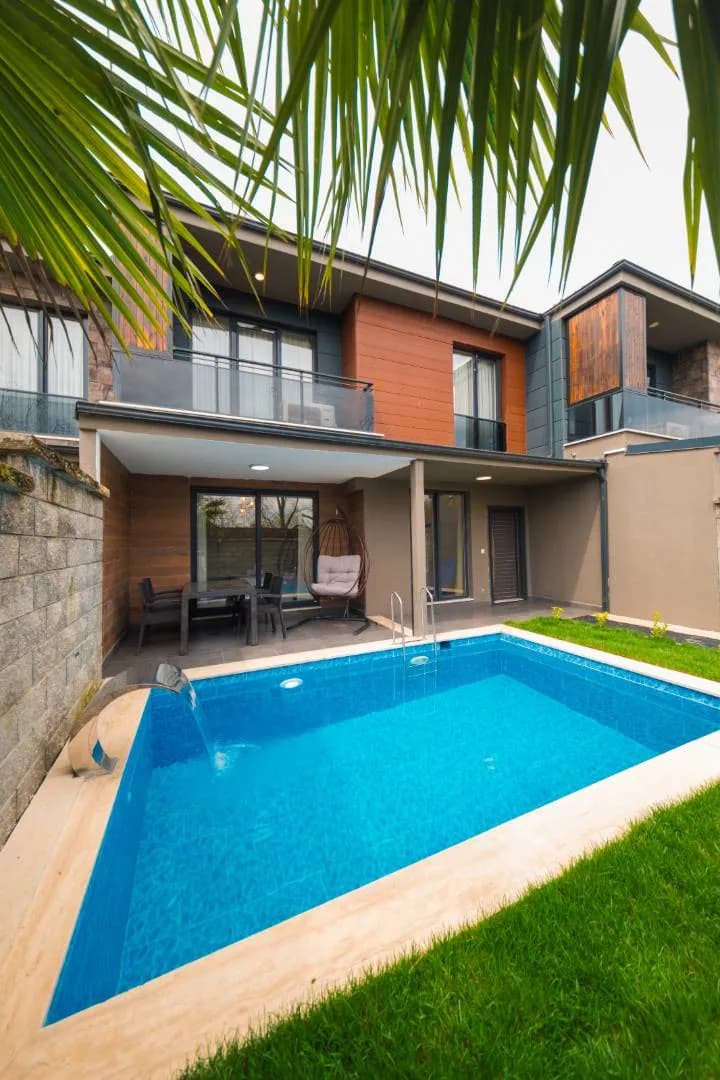 Sapanca Kırkpınar'da Yemyeşil Bahçeli, Özel Havuzlu, Modern Villa görsel 2
