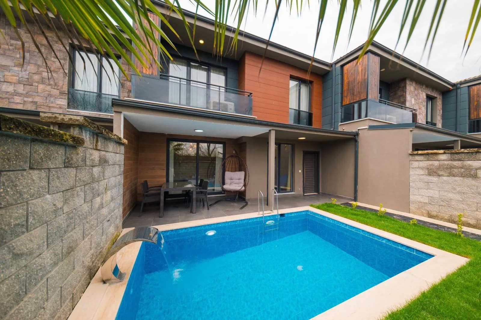 Sapanca Kırkpınar'da Yemyeşil Bahçeli, Özel Havuzlu, Modern Villa görsel 3
