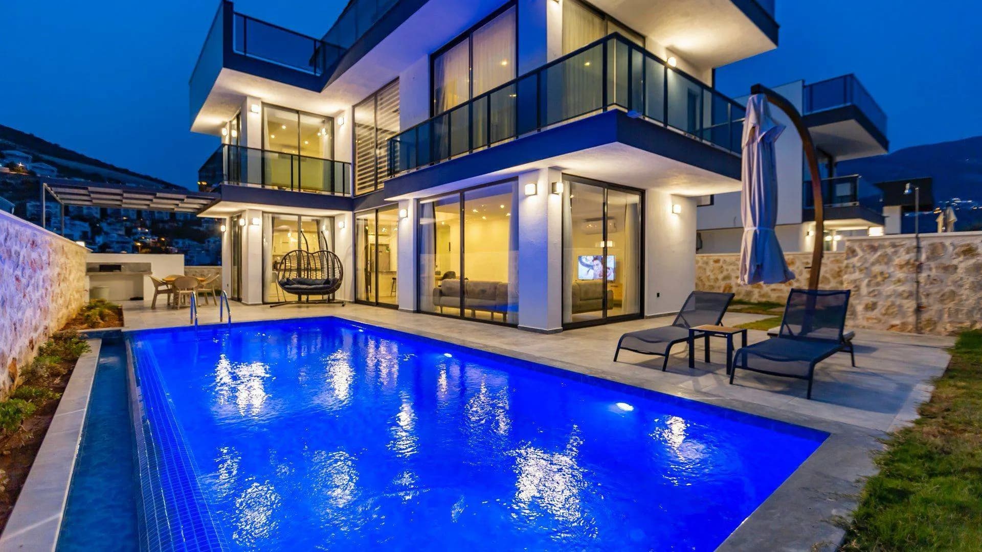 Kaş Kalkan'da Yemyeşil Bahçeli, Özel Havuzlu, 3+1 Villa görsel 1
