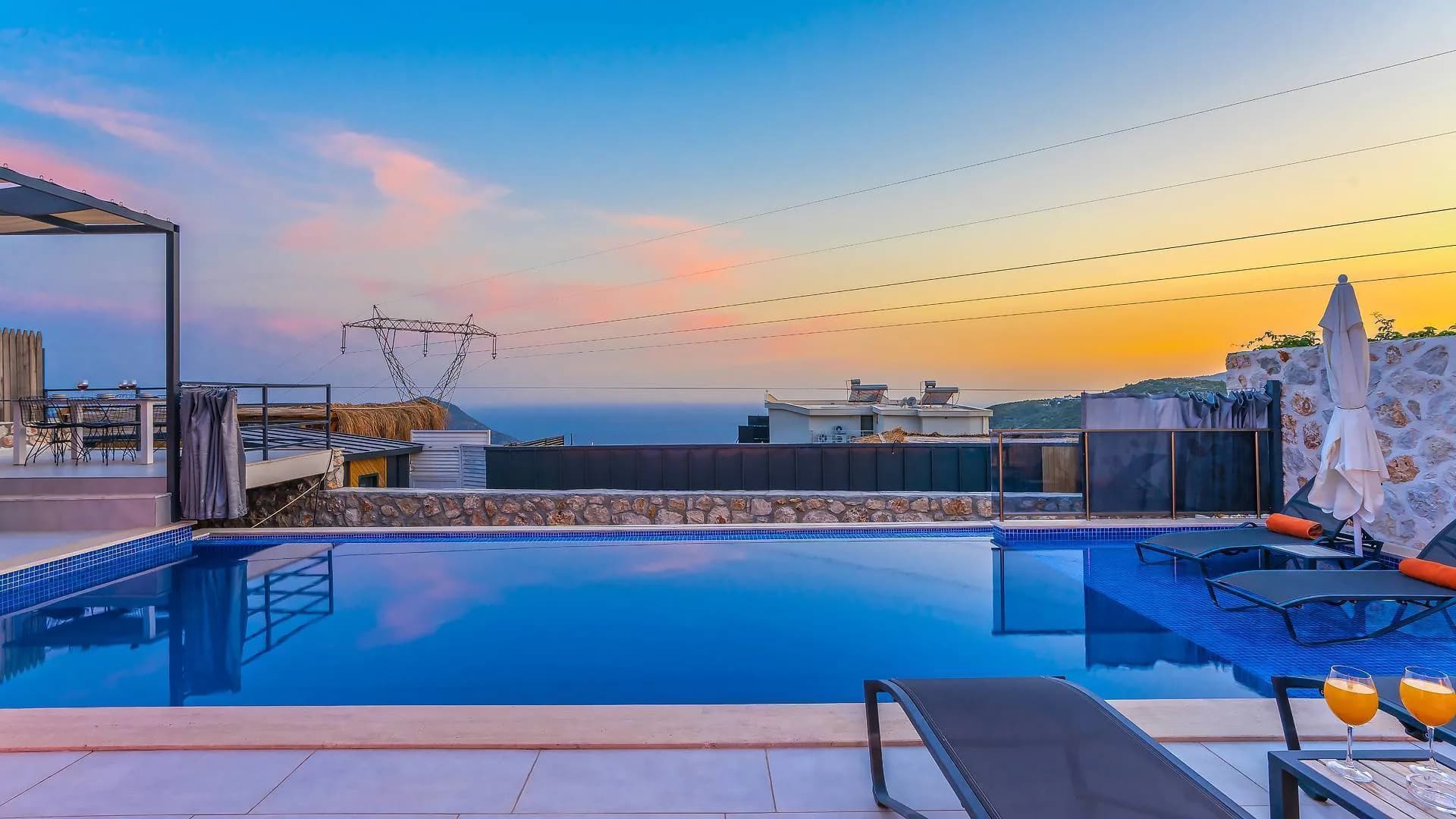 Kaş İslamlar'da Deniz Manzaralı, Özel Havuzlu, Hamam ve Saunalı Villa görsel 3