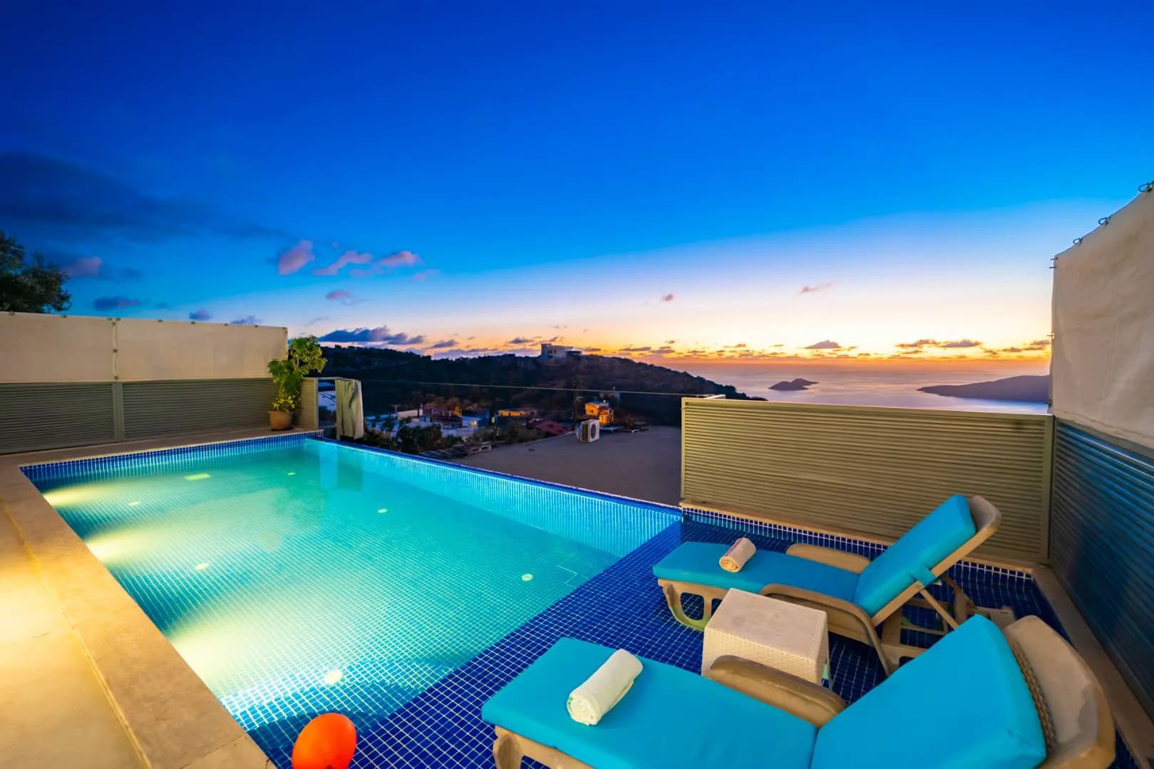 Kaş Bezirgan'da Muhteşem Deniz Manzaralı, Özel Havuzlu, Kiralık Villa görsel 2