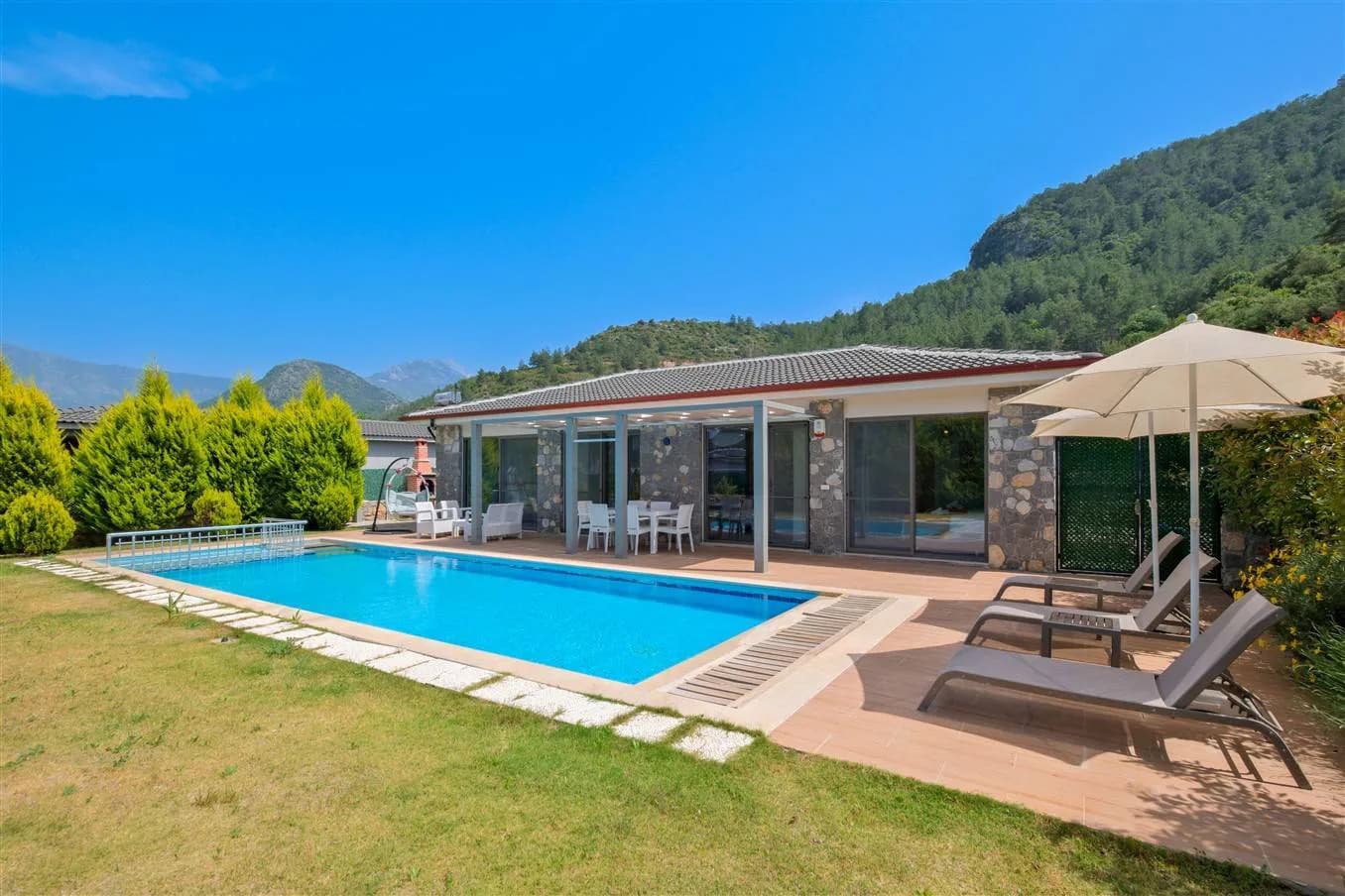 Fethiye Kayaköy'de Modern Tasarımlı, Özel Havuzlu, 2+1 Villa görsel 1