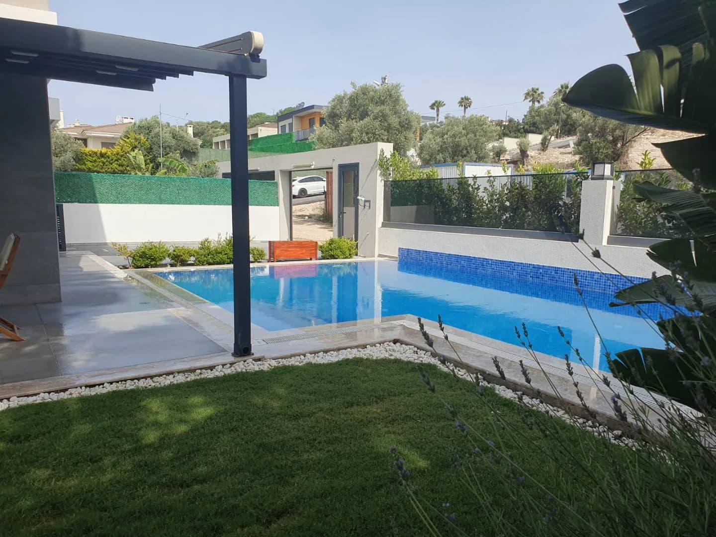 İzmir Çeşme'de Plaja ve Koylara Yakın, Özel Havuzlu, Lüks Villa görsel 3