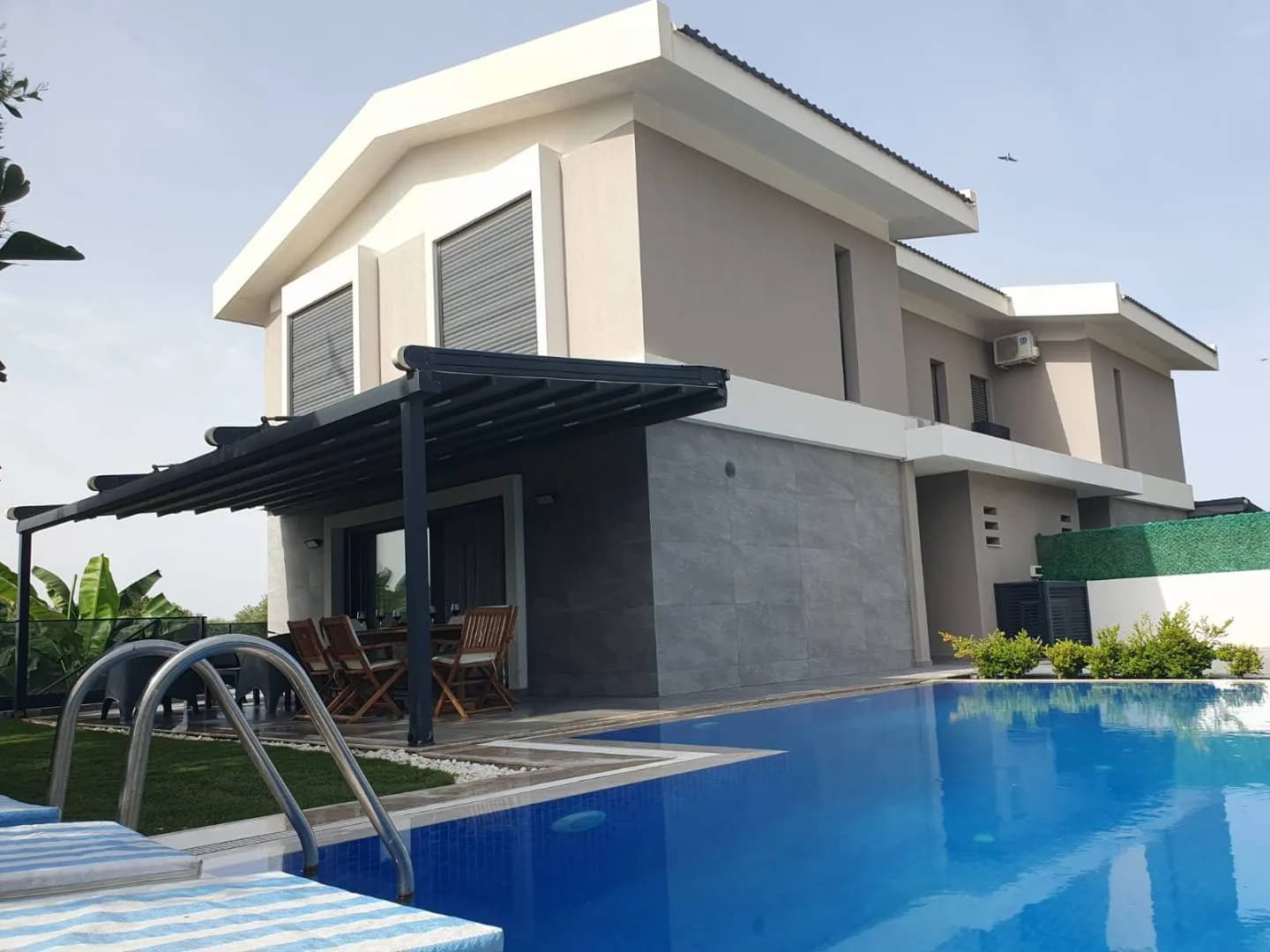 İzmir Çeşme'de Plaja ve Koylara Yakın, Özel Havuzlu, Lüks Villa görsel 1