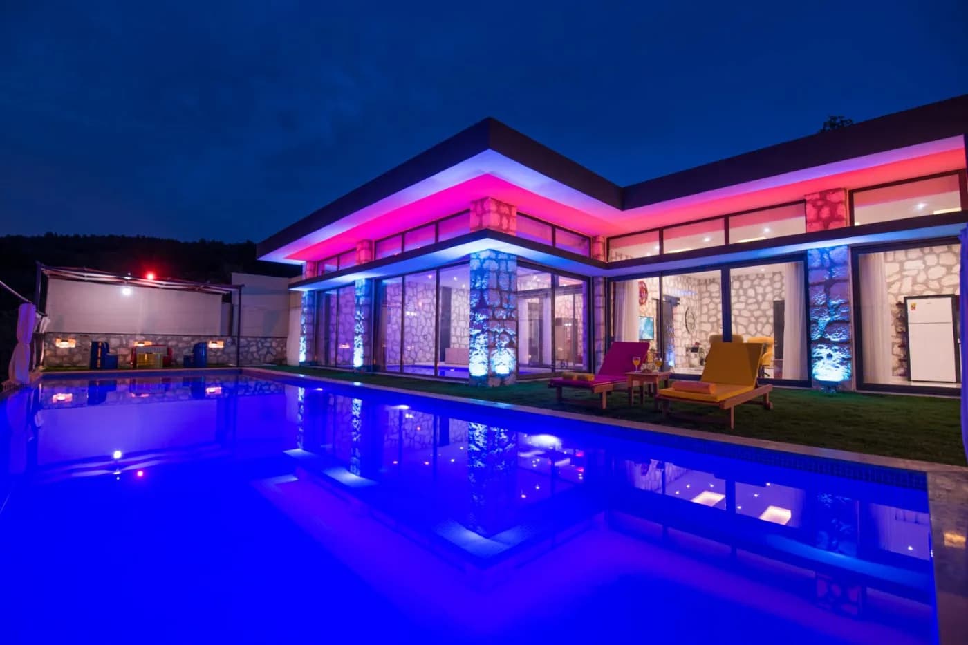 Kaş İslamlar'da Huzur Veren Doğada, Açık ve Kapalı Havuzlu, Lüks Villa görsel 1