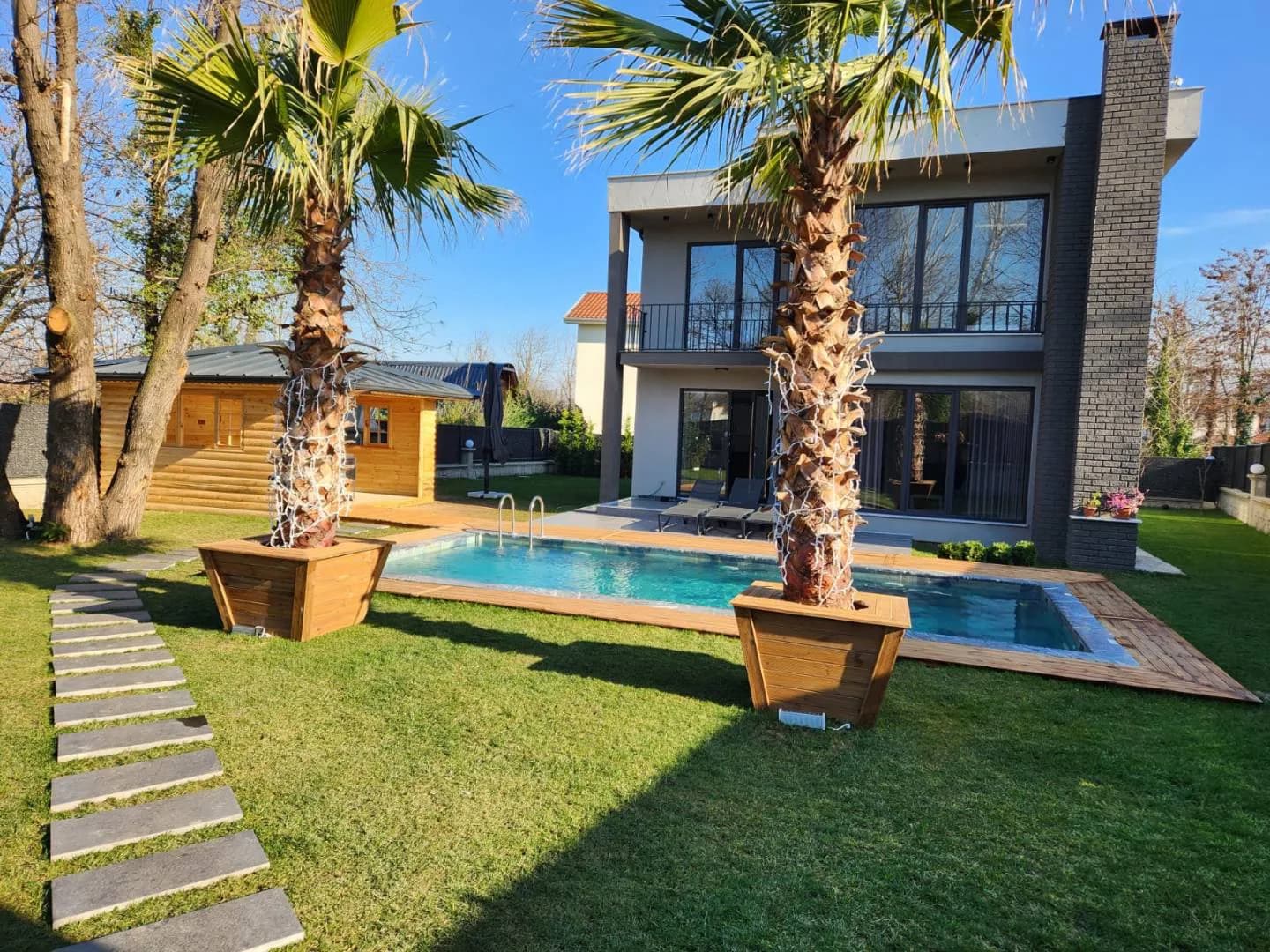 Sapanca Çayiçi'nde Geniş Bahçeli, Özel Havuzlu, Modern Villa görsel 1