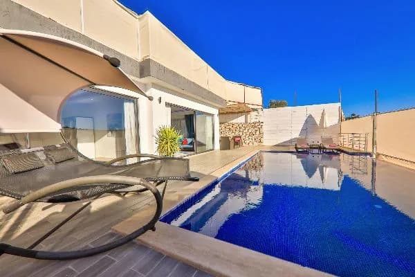 Kaş Bezirgan'da Deniz Manzaralı, Isıtmalı Özel Havuzlu, Kiralık Villa görsel 1