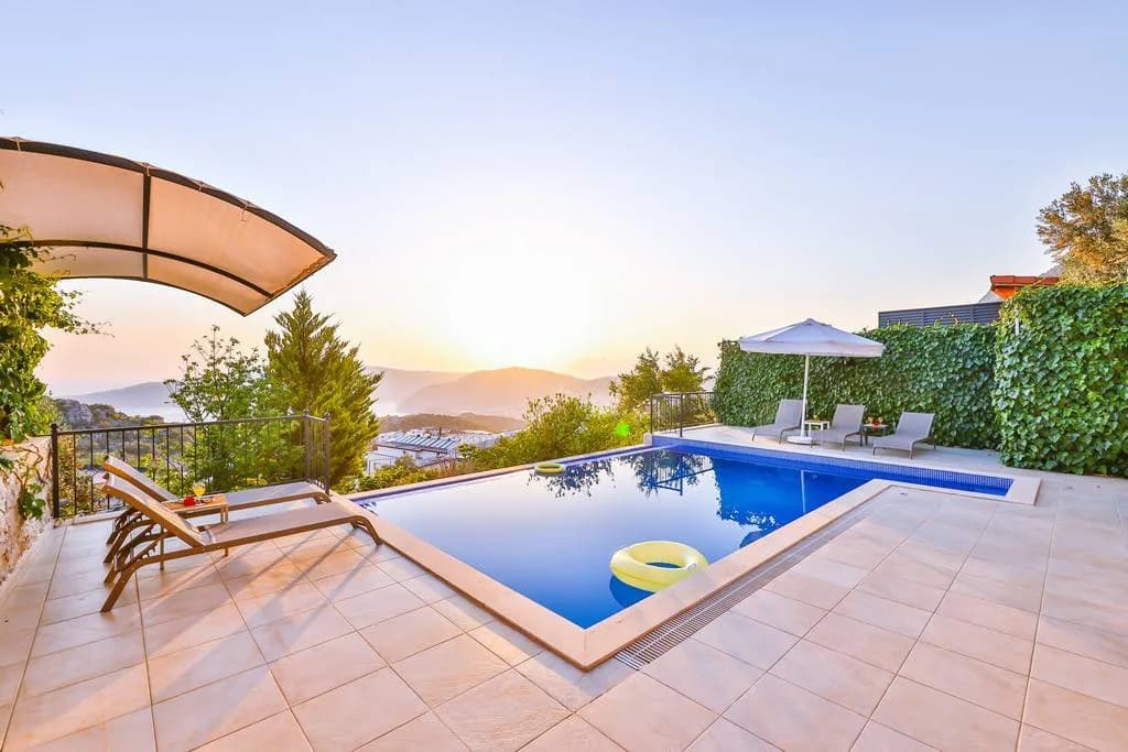 Kaş Bezirgan'da Muhteşem Deniz Manzaralı, Özel Havuzlu, Konforlu Villa görsel 3
